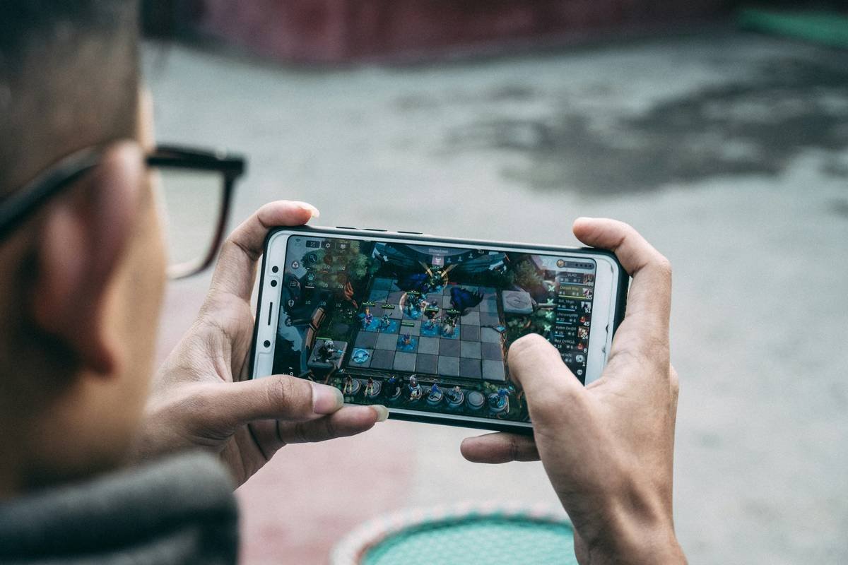 Are Mobile Games Ruining Gaming? Separating Hype from Harm in the Casual Era