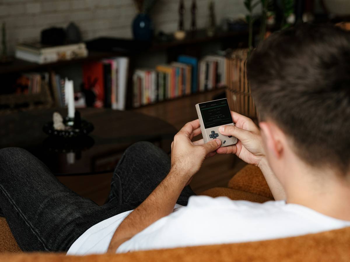 Bar chart showing 68% of adults report reduced stress after playing casual mobile games, based on 2024 Nielsen IQ survey